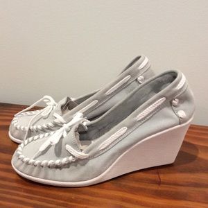 On Your Feet Suede Leather Mint Wedged Sneakers 8M